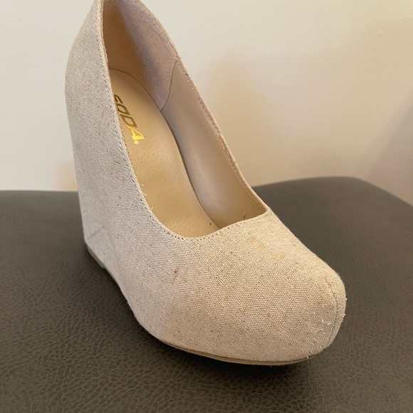 💙 Beautiful linen wedges with leather accent 💙 - Picture 3 of 6